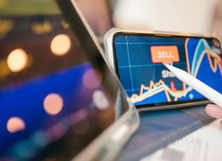 Análisis de opciones de Bitcoin, Ethereum y forex realizado por un trader multimercado